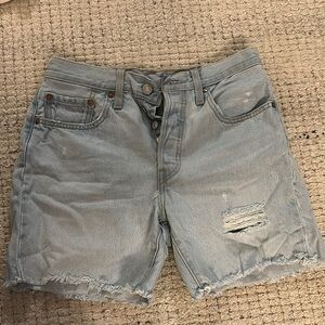 LEVI 501 JEAN SHORTS
